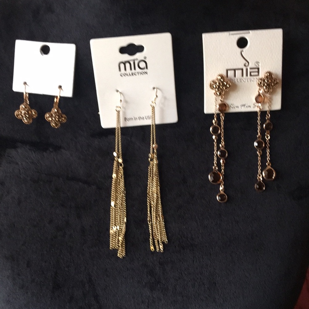 NWT Mia Collection 3 Different Earrings 3/$15 Thinking Holidays🎁Perfect Gifts🎁